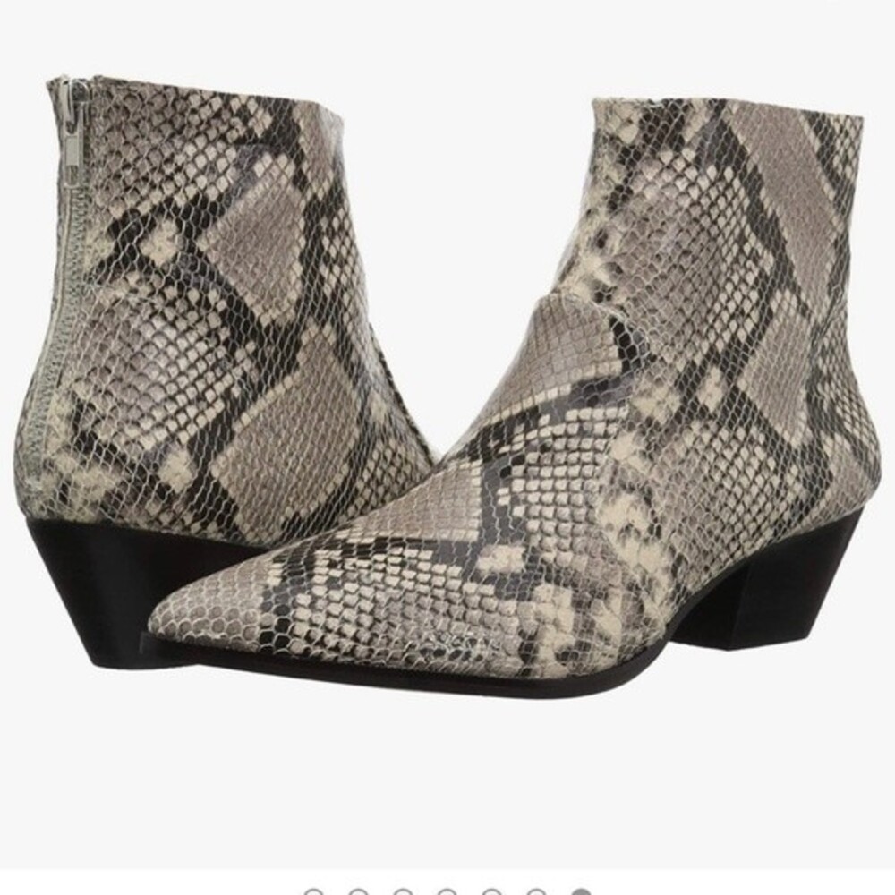 Steve Madden Snakeskin Ankle Boots Size‎ 7